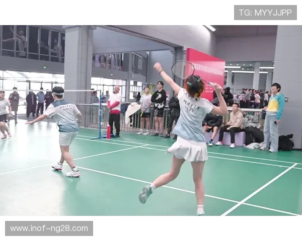 全国锦标赛回顾：成都羽毛球队默契配合展现实力与团队精神